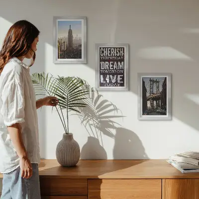 Triptyk med tavlor landskap av New York City med ett inspirerande citat och ram