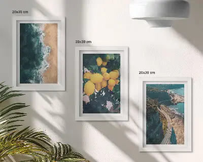 Triptyk med ram tavla med motiv av havsstrand, citroner, bergslandskap och kustväg