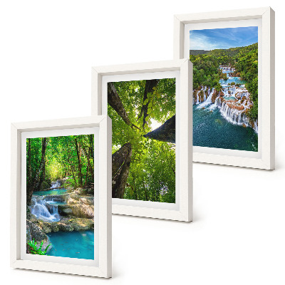 Posterpaket Vattenfall i en grön skog med kristallklart vatten