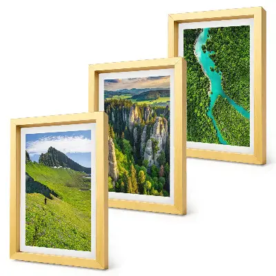 Triptyk tavla med ram gröna bergslandskap med flod och klippor