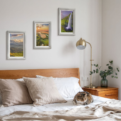Posterpaket Utsikt över bergsflod och vattenfall i naturen