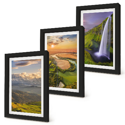 Posterpaket Utsikt över bergsflod och vattenfall i naturen