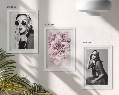 Posterpaket Snygga porträtt av kvinnor med rosa blommor