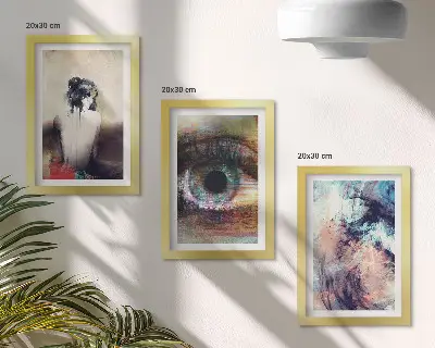 Triptyk tavla med ram porträtt av en kvinna med abstrakt öga i färger och känslor