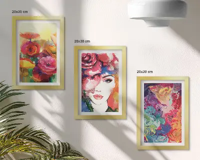 Triptyk med ram blommor i intensiva färger med porträtt av en kvinna i abstrakt stil