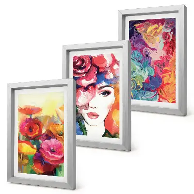 Triptyk med ram blommor i intensiva färger med porträtt av en kvinna i abstrakt stil