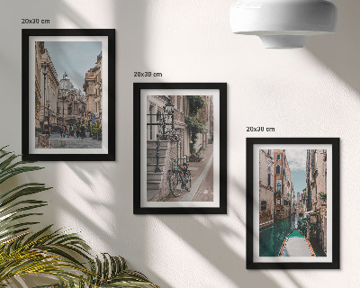 Tavelvägg med 3 tavlor Venetianska stadsgator med arkitektur och vatten