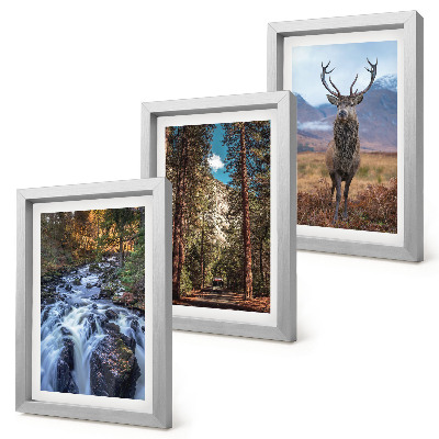 Triptyk tavla med ram Vattenfall i skogen, berg och rådjur i naturen