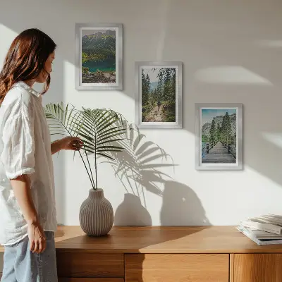 Posterpaket med motiv av berg, sjöar, skogar och stigar i naturen