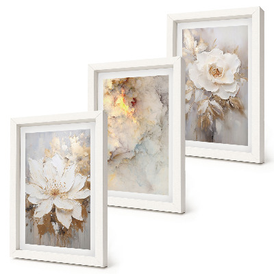 Triptyk tavla med ram Blommor på en ljus bakgrund med abstrakta mönster