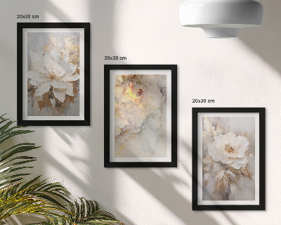 Triptyk tavla med ram Blommor på en ljus bakgrund med abstrakta mönster