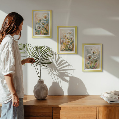Triptyk tavla med ram Maskrosblommor mot en bakgrund av pastellfärgade gräs