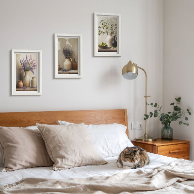 Tavelvägg med 3 tavlor Blommor i vaser, oliver och naturliga dekorationer