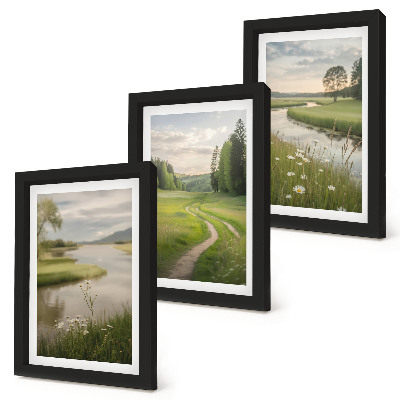 Triptyk tavla med ram Lugnt sommarlandskap med en flod och en äng av blommor