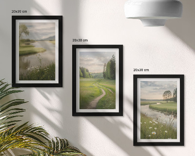 Triptyk tavla med ram Lugnt sommarlandskap med en flod och en äng av blommor