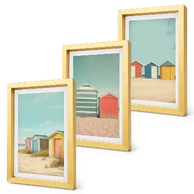 Triptyk med tavlor i ram motiv av färgglada strandhus i sommarsolen