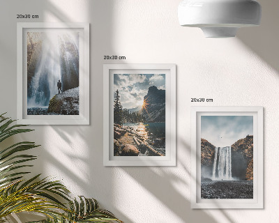 Posterpaket Vattenfall i bergen med vackra naturlandskap