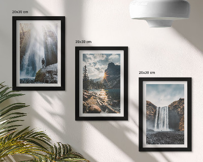 Posterpaket Vattenfall i bergen med vackra naturlandskap