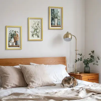 Triptyk med gröna oliver och eukalyptusgrenar tavla med ram