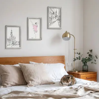 Tavelvägg med 3 tavlor med snygga motiv av dansande ballerinor och arkitektur