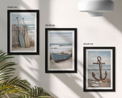 Posterpaket En strand med en roddbåt och ett ankare i sanden