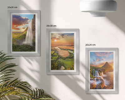 Triptyk tavla med ram Vattenfall, bergslandskap och floder vid solnedgången