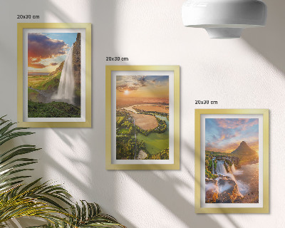 Triptyk tavla med ram Vattenfall, bergslandskap och floder vid solnedgången