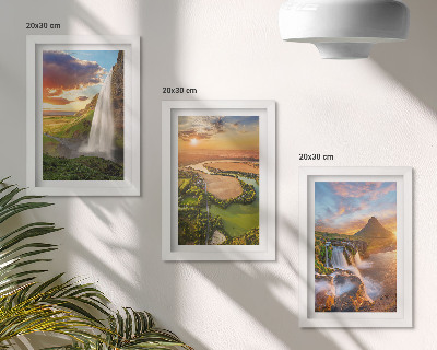 Triptyk tavla med ram Vattenfall, bergslandskap och floder vid solnedgången