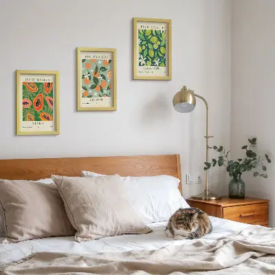 Tavelvägg med 3 fruktmönstrade vintageaffischer set med tre posters i vintagestil