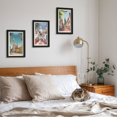 Triptyk tavla med ram Europeiska städer i färgglada illustrationer