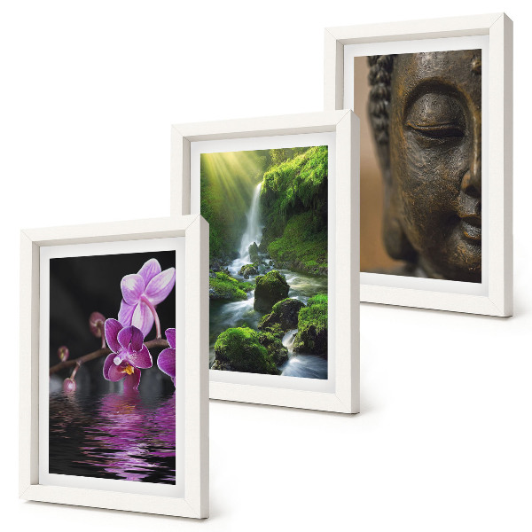 Triptyk tavla med ram Blommor i vattenfallet med gröna stenar Buddha
