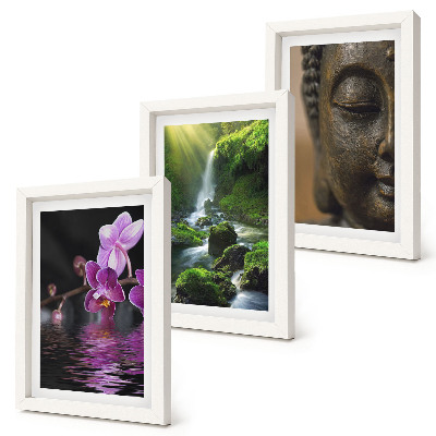 Triptyk tavla med ram Blommor i vattenfallet med gröna stenar Buddha