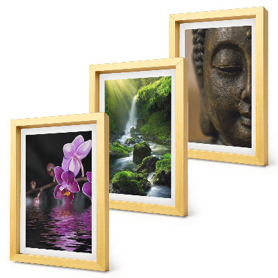 Triptyk tavla med ram Blommor i vattenfallet med gröna stenar Buddha