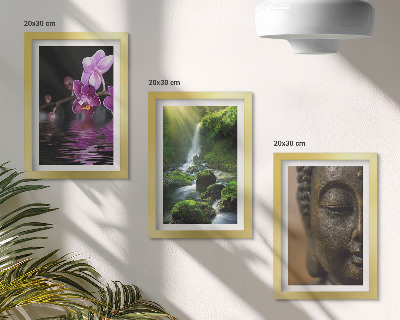 Triptyk tavla med ram Blommor i vattenfallet med gröna stenar Buddha