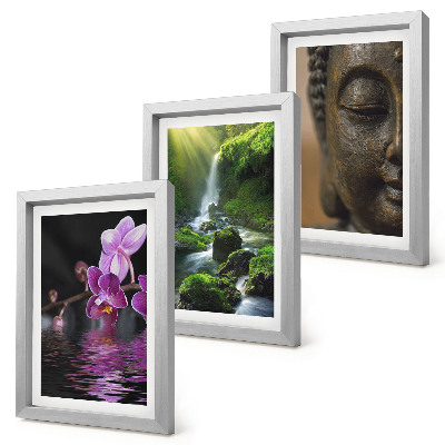 Triptyk tavla med ram Blommor i vattenfallet med gröna stenar Buddha