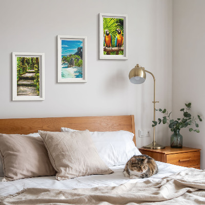 Posterpaket Tropisk skog med ett vattenfall och färgglada papegojor