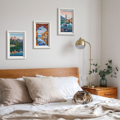 Triptyk tavla med ram Bergsjöar med reflektioner i vattnet och klipporna