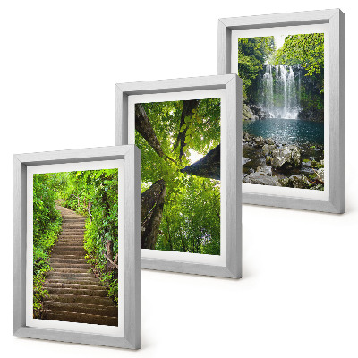 Tavelvägg med 3 tavlor Skogsstig med vattenfall och grön vegetation