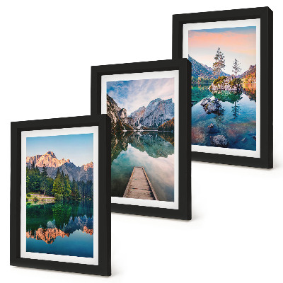 Triptyk tavla med ram Bergsjöar med reflektioner i vattnet och skogen