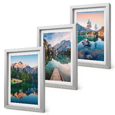 Triptyk tavla med ram Bergsjöar med reflektioner i vattnet och skogen