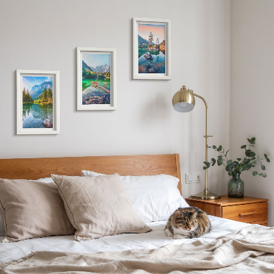 Posterpaket Bergsjöar med vatten och omgivande naturlandskap
