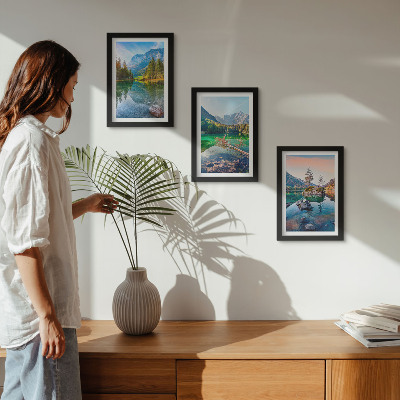 Posterpaket Bergsjöar med vatten och omgivande naturlandskap