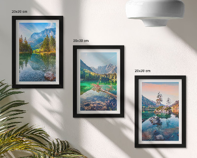 Posterpaket Bergsjöar med vatten och omgivande naturlandskap