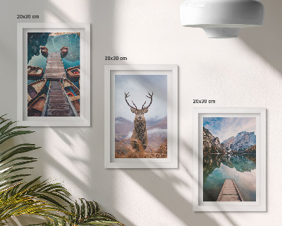 Posterpaket Sjö med båtar, rådjur och bergslandskap