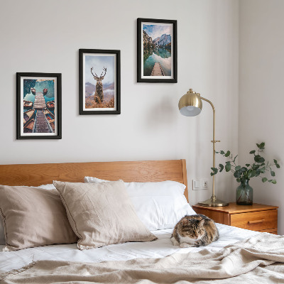 Posterpaket Sjö med båtar, rådjur och bergslandskap