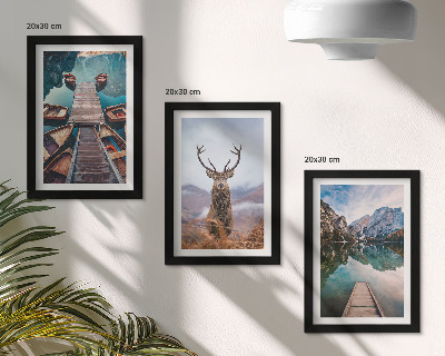 Posterpaket Sjö med båtar, rådjur och bergslandskap