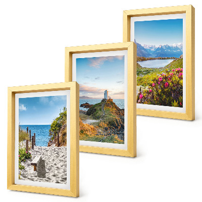 Posterpaket Utsikt över fyrstranden, bergen och blommorna