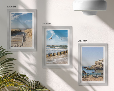 Triptyk tavla med ram Strand med trästig, hav och kustklippor