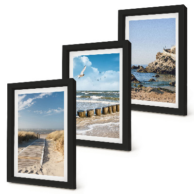 Triptyk tavla med ram Strand med trästig, hav och kustklippor