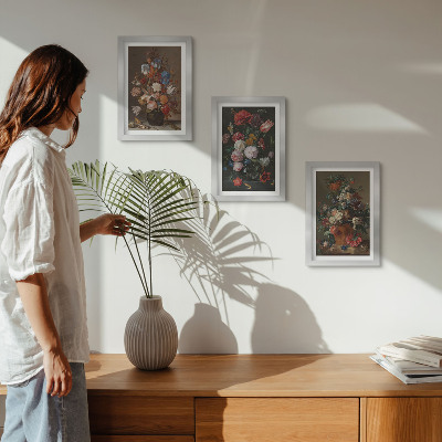 Triptyk tavla med ram Blommor i vaser, olika vintage växtkompositioner